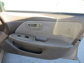 2001 TOYOTA CAMRY LE GOLD 2.2L AT Z17586